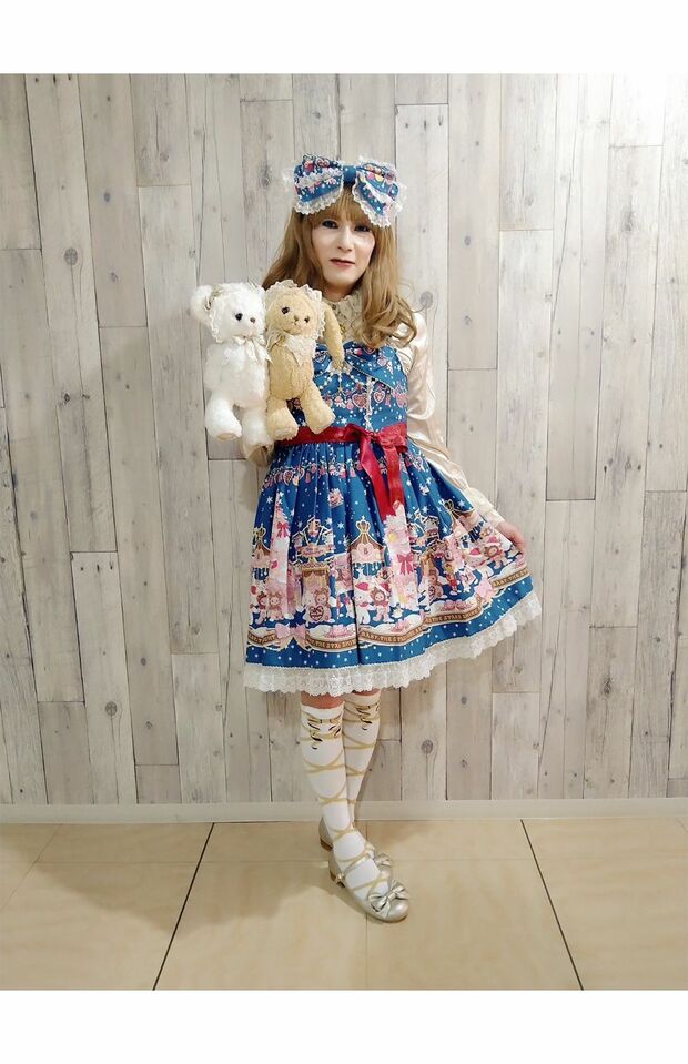 ロリータファッションに身を包むオンプさん（本人SNSより）