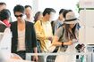 2008年6月、お忍び旅行のため羽田空港を訪れる妻夫木聡と柴咲コウ