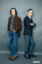  豊川悦司と渡辺 謙　撮影／渡邊智裕