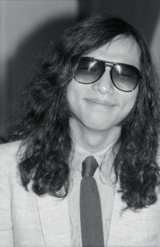 山下達郎（70）写真は'80年と近影（ワーナーミュージック・ジャパン公式サイトより）。“シュガー・ベイブ”として'75年にデビューし、翌年ソロデビュー。'80年『RIDE ON TIME』がヒット。'82年、竹内まりやと結婚。『クリスマス・イブ』（'83年）は40年以上売れ続けている。近年は“ジャパニーズ・シティ・ポップ”として海外を含めたZ世代が注目（写真／産経新聞社）