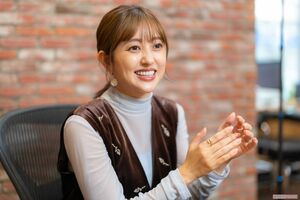 菊地亜美　撮影／佐藤靖彦