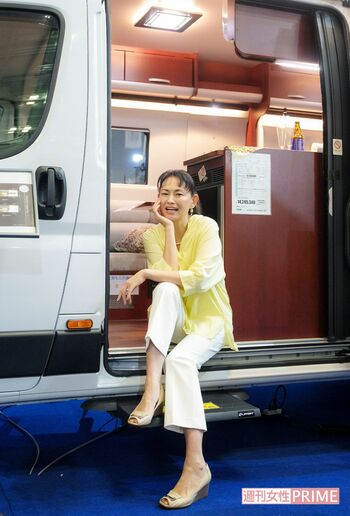 最近は芸能活動以外にも動物愛護活動や、キャンピングカーアンバサダーとしても活躍する田中美奈子　撮影／伊藤和幸