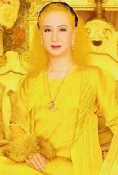 多くの人がガラケーの待ち受け画面にした美輪明宏さん