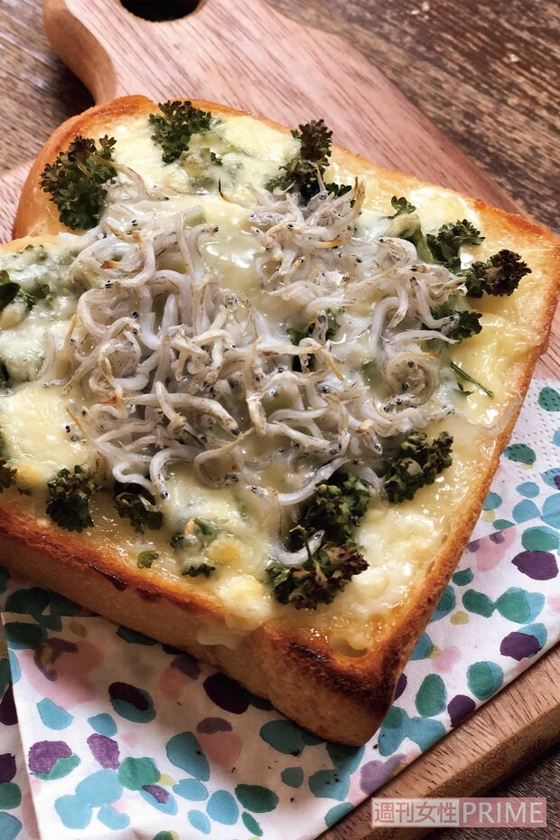 モスカールドパセリとしらすチーズトースト　レシピ・撮影／小早川さん