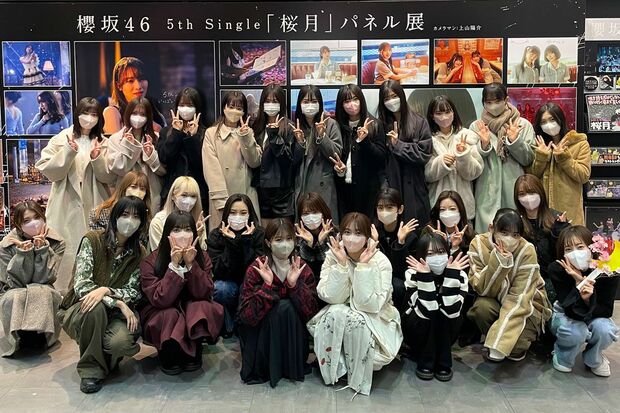 シブツタに訪れた櫻坂46のメンバーたち（SHIBUYATSUTAYAのTwitterより）