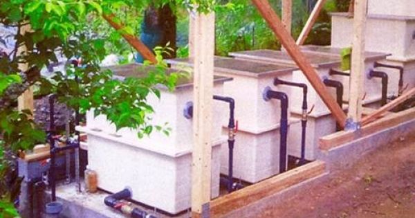  大分・豊後高田市黒土地区は約10キロも離れた市内に給水に行っていたが、11年に小規模飲料水供給施設を整備した（写真は橋本さん提供）