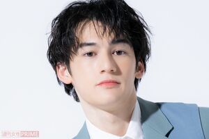 パース・ナクン 撮影/矢島泰輔 ヘアメイク/JHUNTAKAYAMA スタイリスト/齋藤良介RYOSUKESAITO