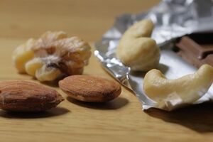 アーモンドやナッツとの相性はぴったり ※写真はイメージです