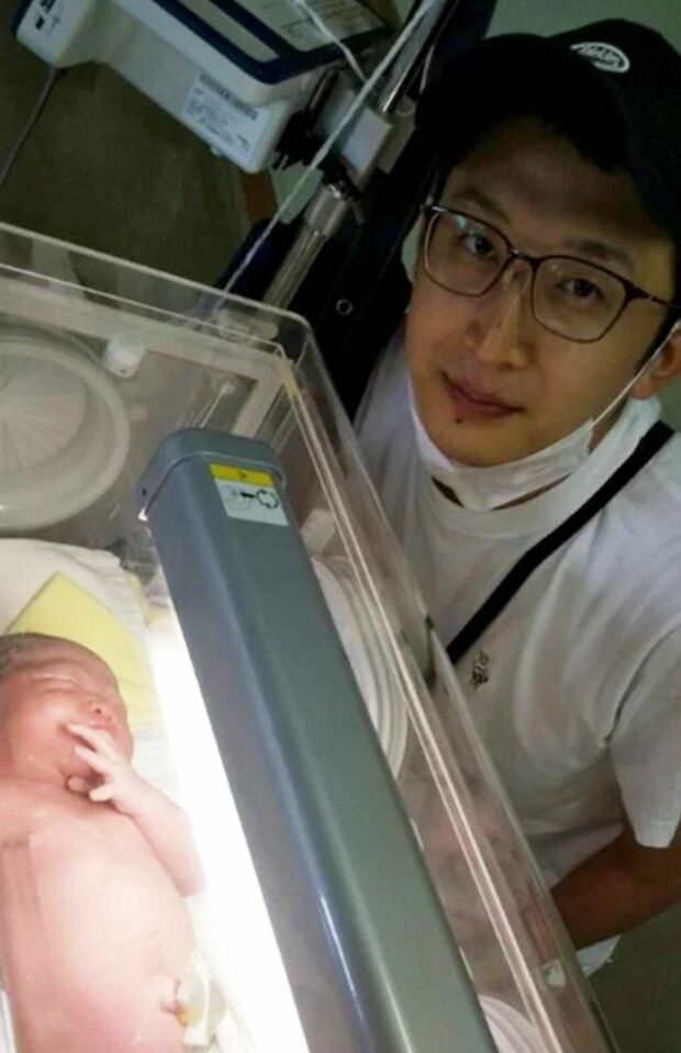 退院の4ヶ月後、娘さんが生まれた直後（写真：小杉さん提供／東洋経済オンライン）